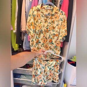 zara women’s xs viscose Floral Button-Up Shirt and Shorts Set